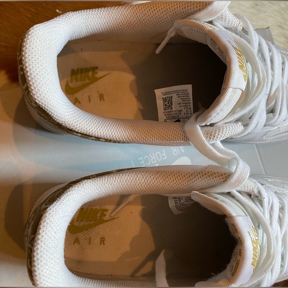 Nike Air Force 1 - Picture 9 of 11